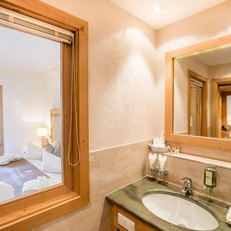 Dreisonnen 4* Серфаус