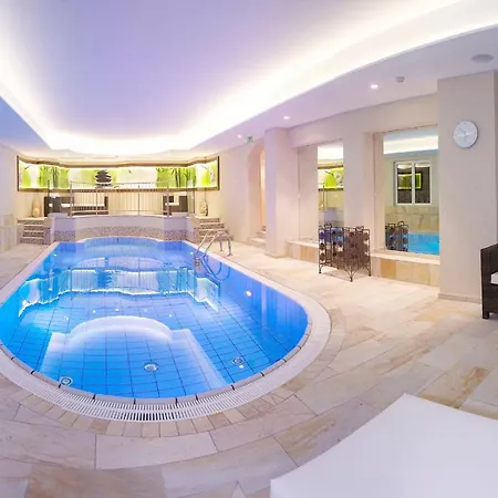 Dreisonnen 4* Серфаус